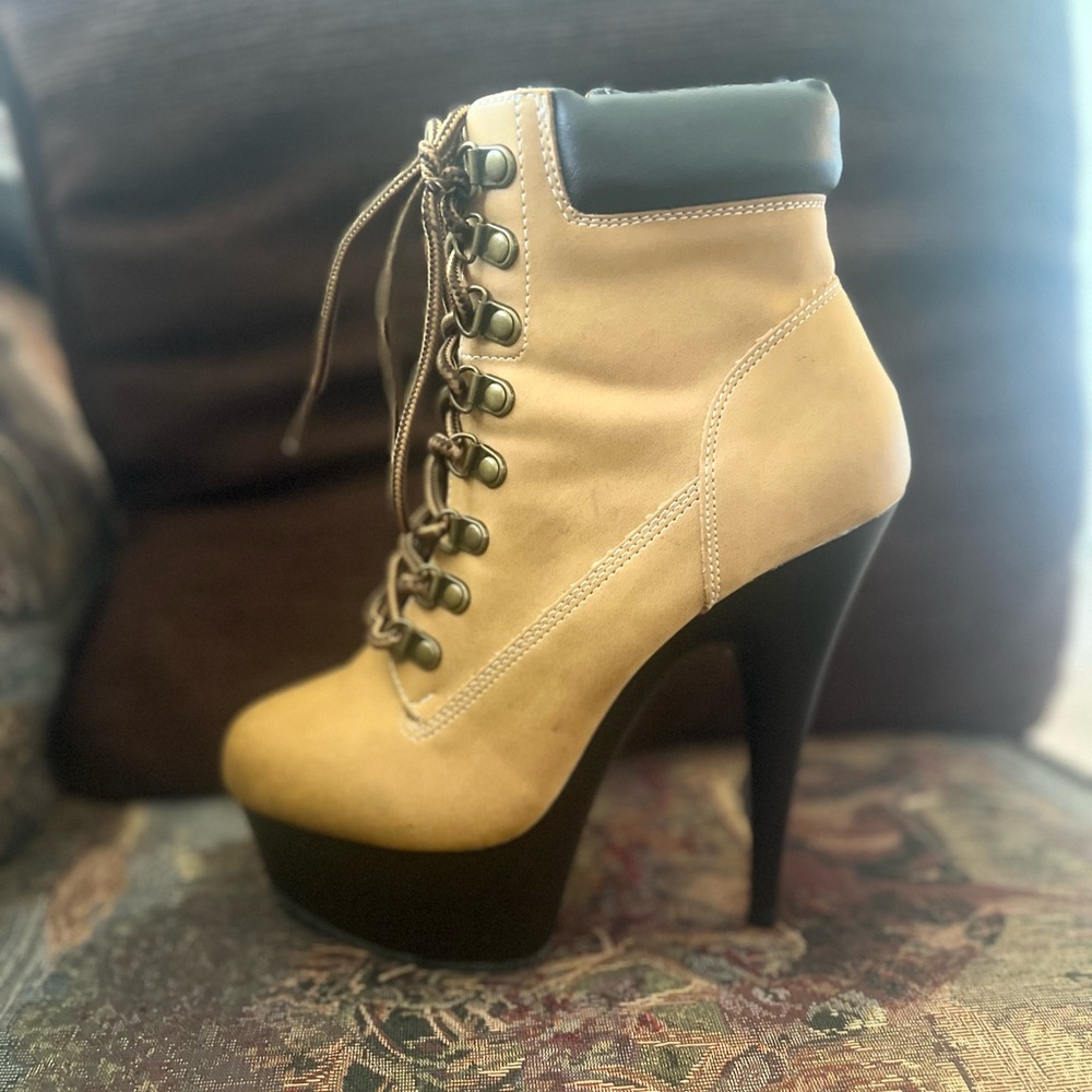 Only worn one time. Size 7 Pleaser dance heels